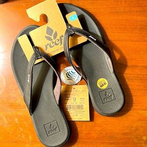 NWT* Rover REEF Catch Sandals / Flip Flops 9